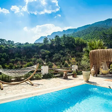 Sleeps 6 With Pool Air Con And Wifi Villa