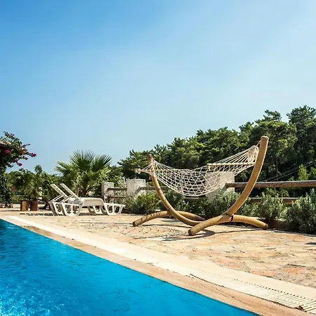 Sleeps 6 With Pool Air Con And Wifi Kuyucak