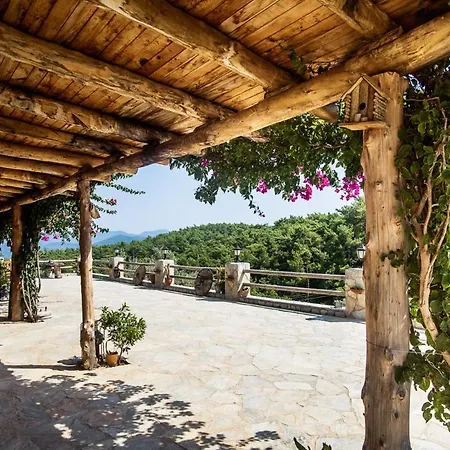Sleeps 6 With Pool Air Con And Wifi Kuyucak