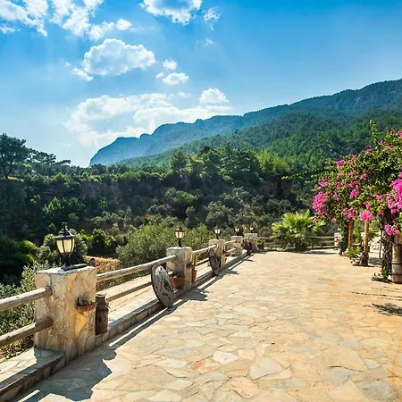 Sleeps 6 With Pool Air Con And Wifi * Kuyucak