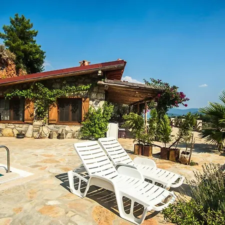 Sleeps 6 With Pool Air Con And Wifi Kuyucak